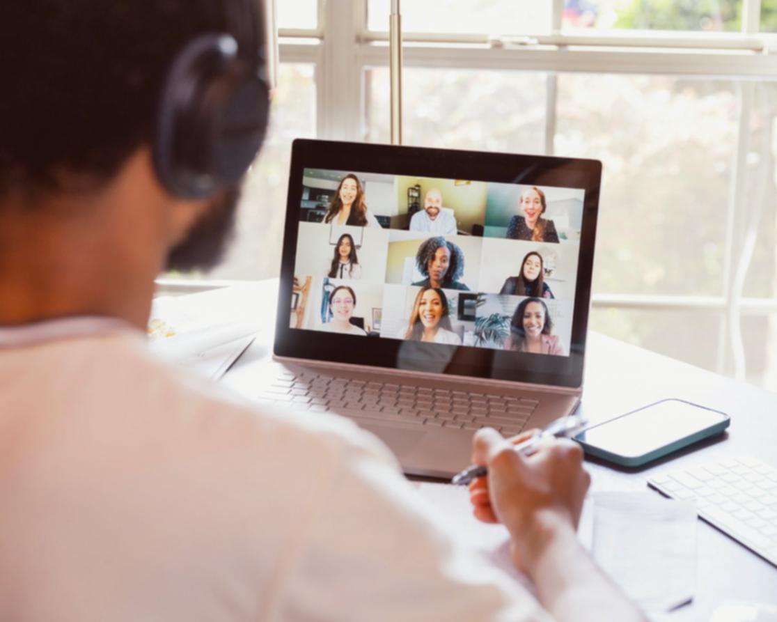 Процес творчого письма у затишній атмосфері